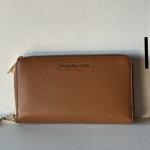 Michael Kors Jet Set Travel Large Zip Around Wristlet Wallet – Luggage Brown NWT